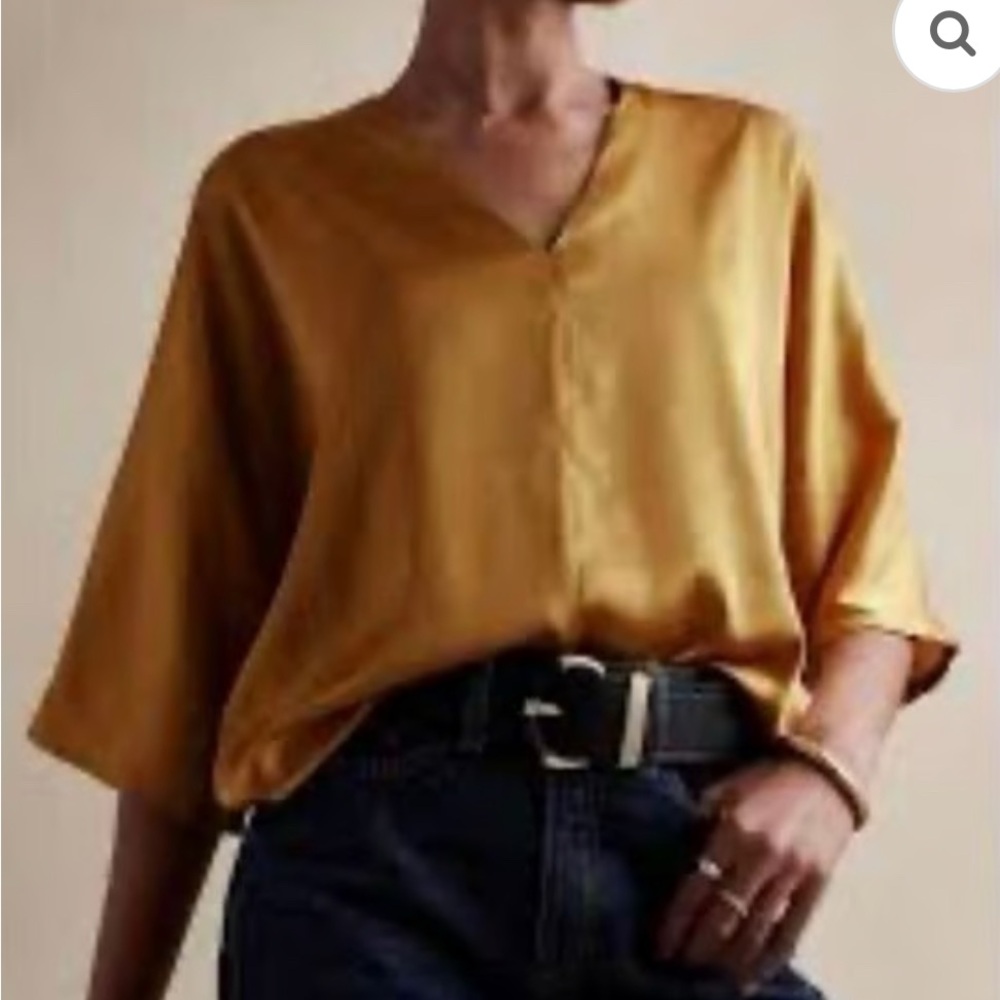 Banana Republic V neck Dolman Gold Top